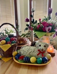 Sakury první Velikonoce v České republice