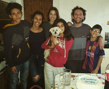 "Povídáme si a koukáme na západ slunce nad mořem..."