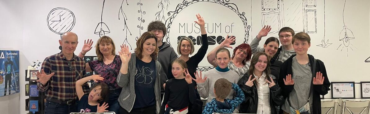 Setkání hostitelských rodin Praha – Muzeum smyslů